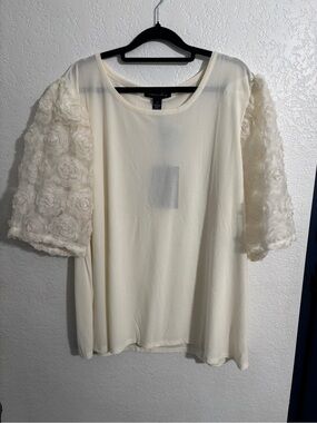 A Love Story- Floral Appliqué Puff-Sleeve Cream Blouse